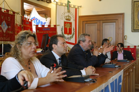 Manifestazione presso il municipio ed innagurazione del monumento 