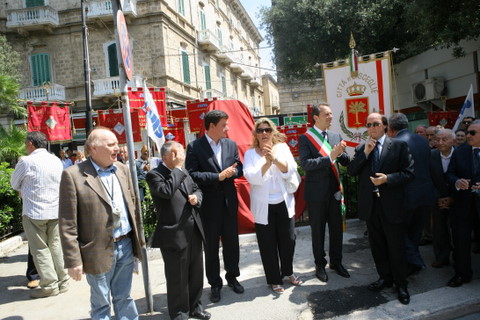 Manifestazione presso il municipio ed innagurazione del monumento 