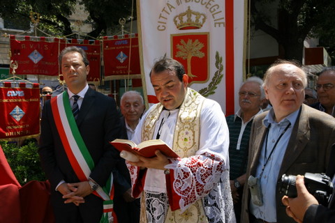  Manifestazione presso il municipio ed innagurazione del monumento 
