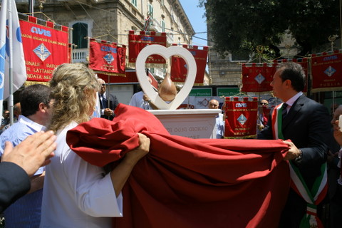  Manifestazione presso il municipio ed innagurazione del monumento 
