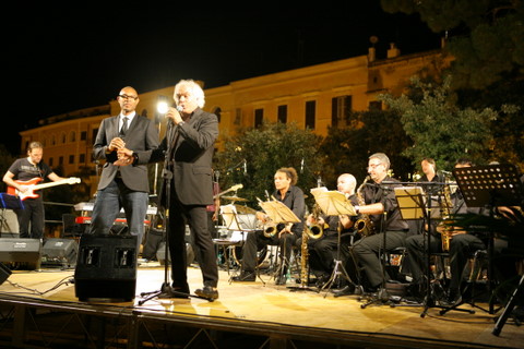  5 luglio 2009 il maestro Lepore in Piazza Vittorio emanuele II per 50 AVIS 