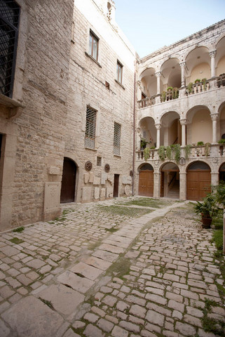  Cortile d'ingresso del Museo Diocesano 